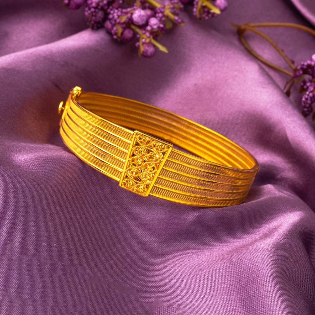 22K Yellow Gold Minimalist Mesh Hinged Cuff Bangle