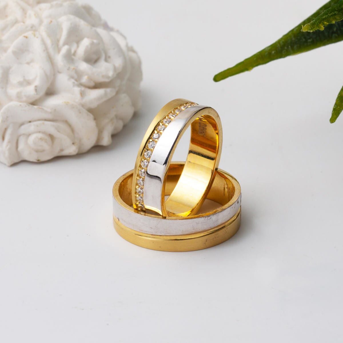 14K Yellow Gold Modern Design Men's Wedding Band Ring