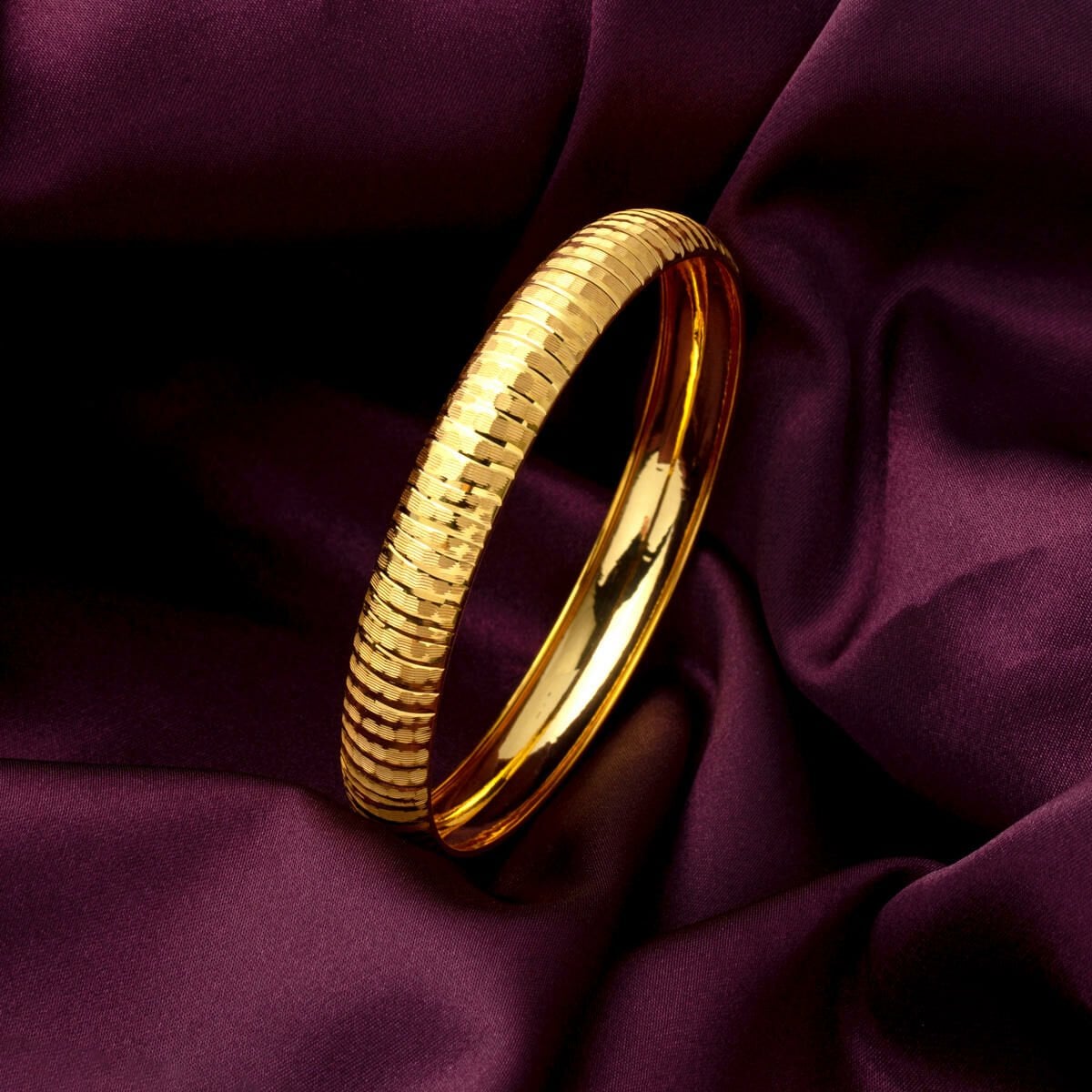 14K Yellow Gold Dot Striped Gift Bangle