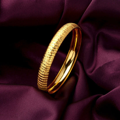 14K Yellow Gold Dot Striped Gift Bangle