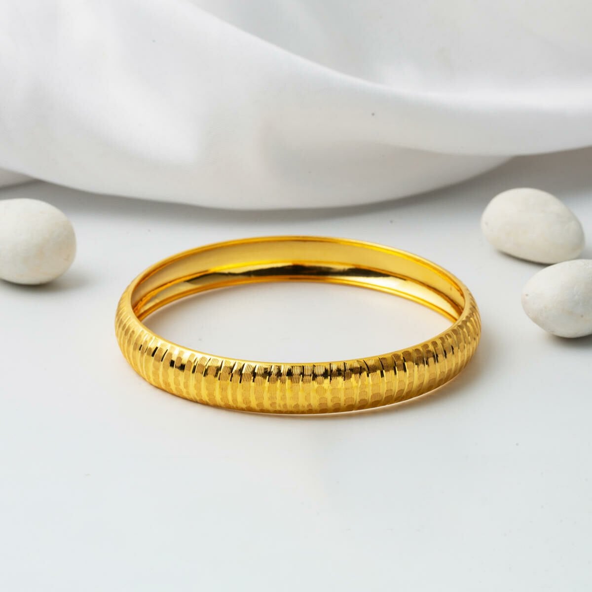 14K Yellow Gold Dot Striped Gift Bangle