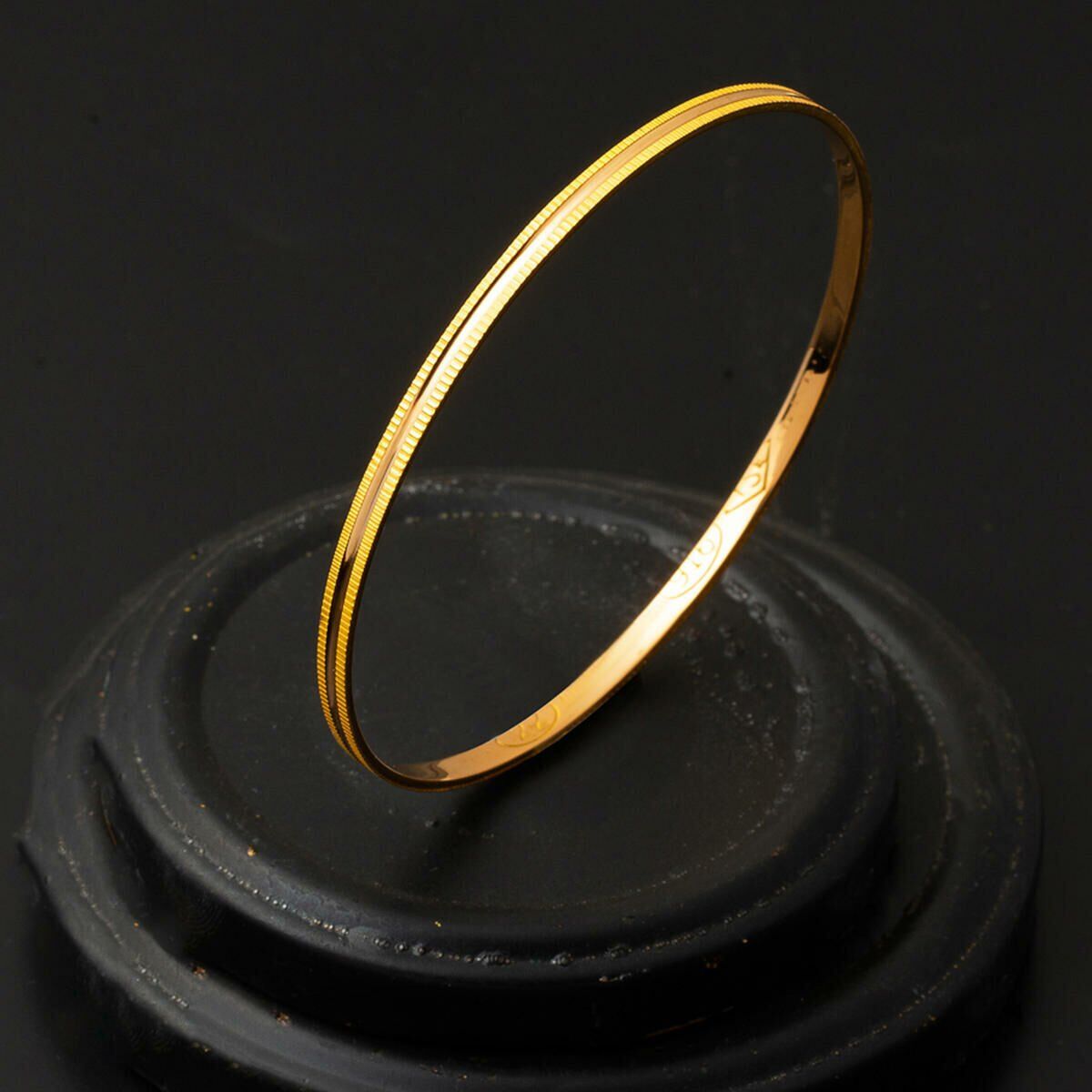 22K Yellow Gold Fluted Bangle (18 g)