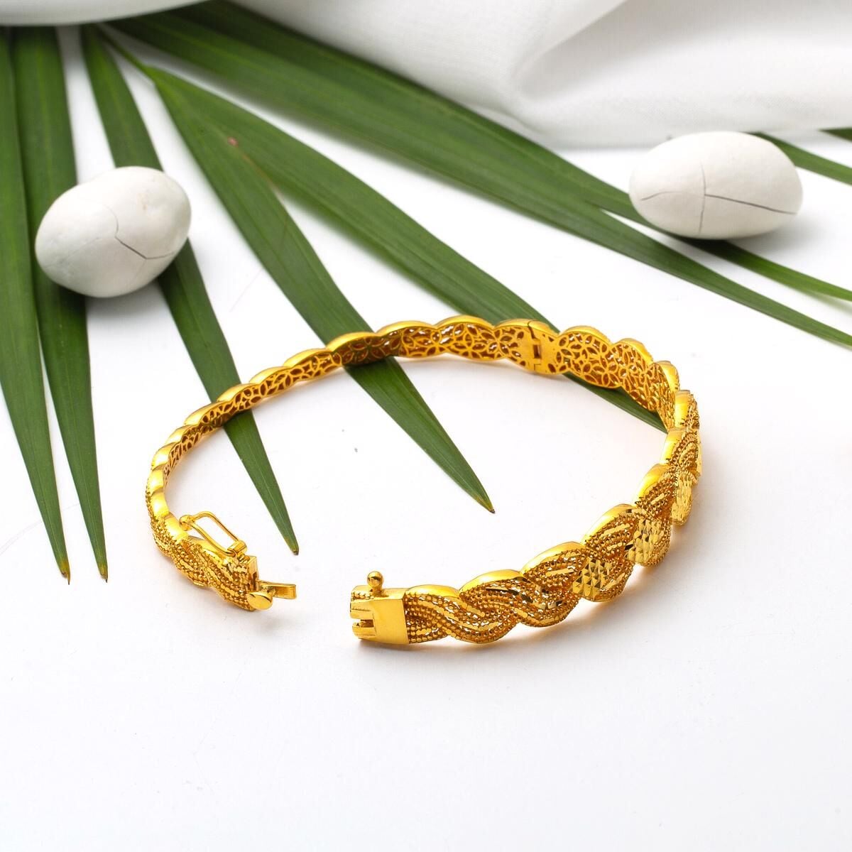22K Yellow Gold Braided Hinged Cuff Bangle (17.32 g)