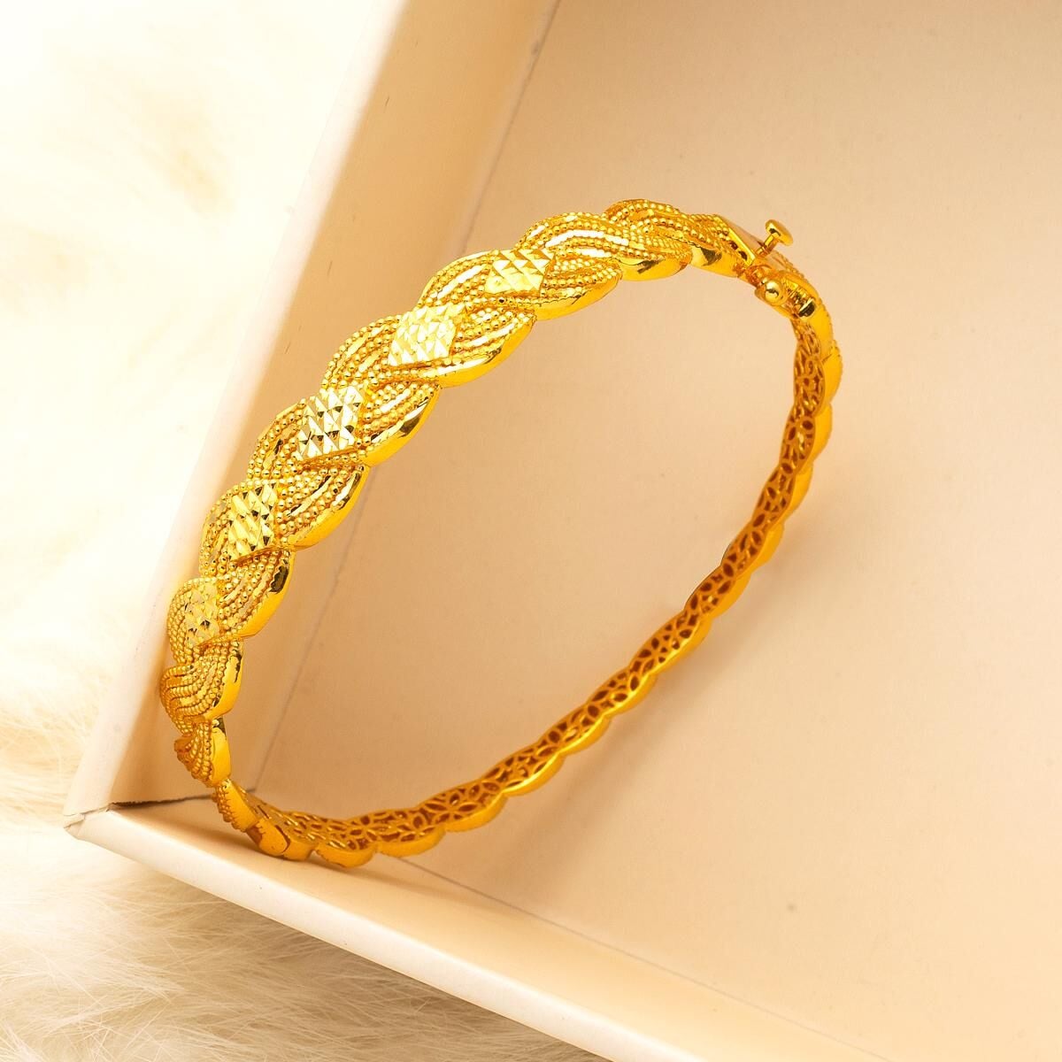 22K Yellow Gold Braided Hinged Cuff Bangle (17.32 g)
