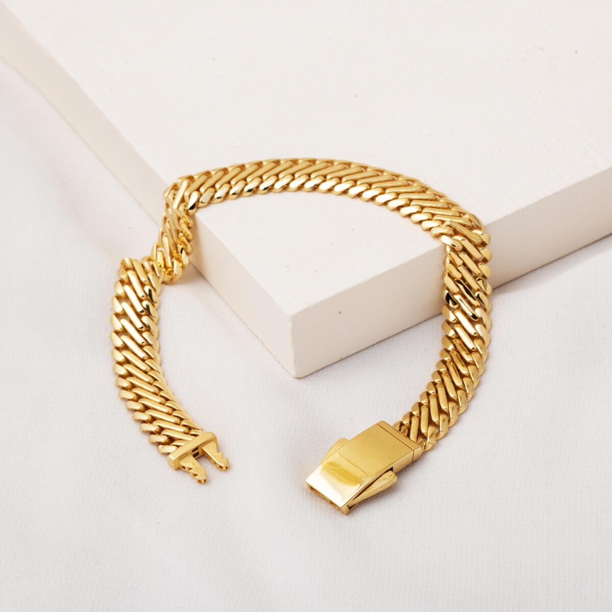 14K Yellow Gold Woven Chain Minimalist Bracelet
