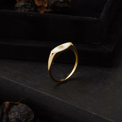 14K Yellow Gold Star Design Enamel Ring (2.29 g)