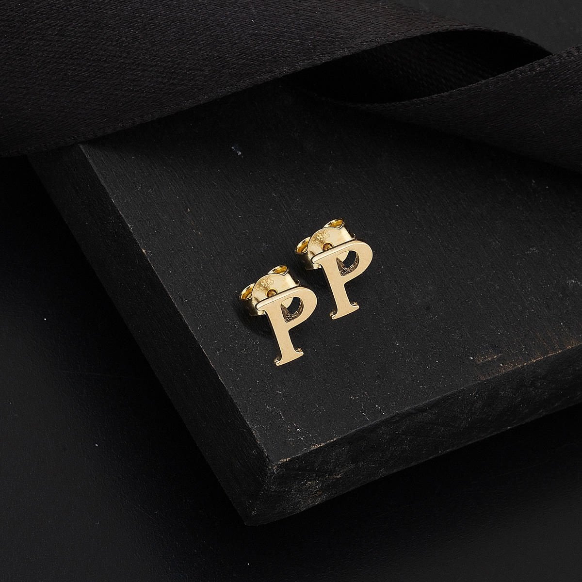 14K Yellow Gold Minimalist Initial P Earrings