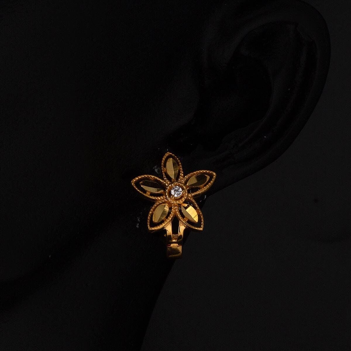 22K Yellow Gold Daisy Cubic Zirconia Earrings