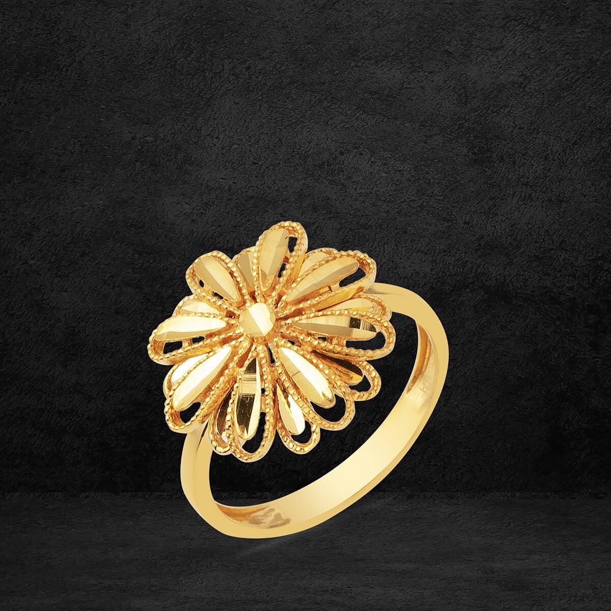 22K Yellow Gold Daisy Ring