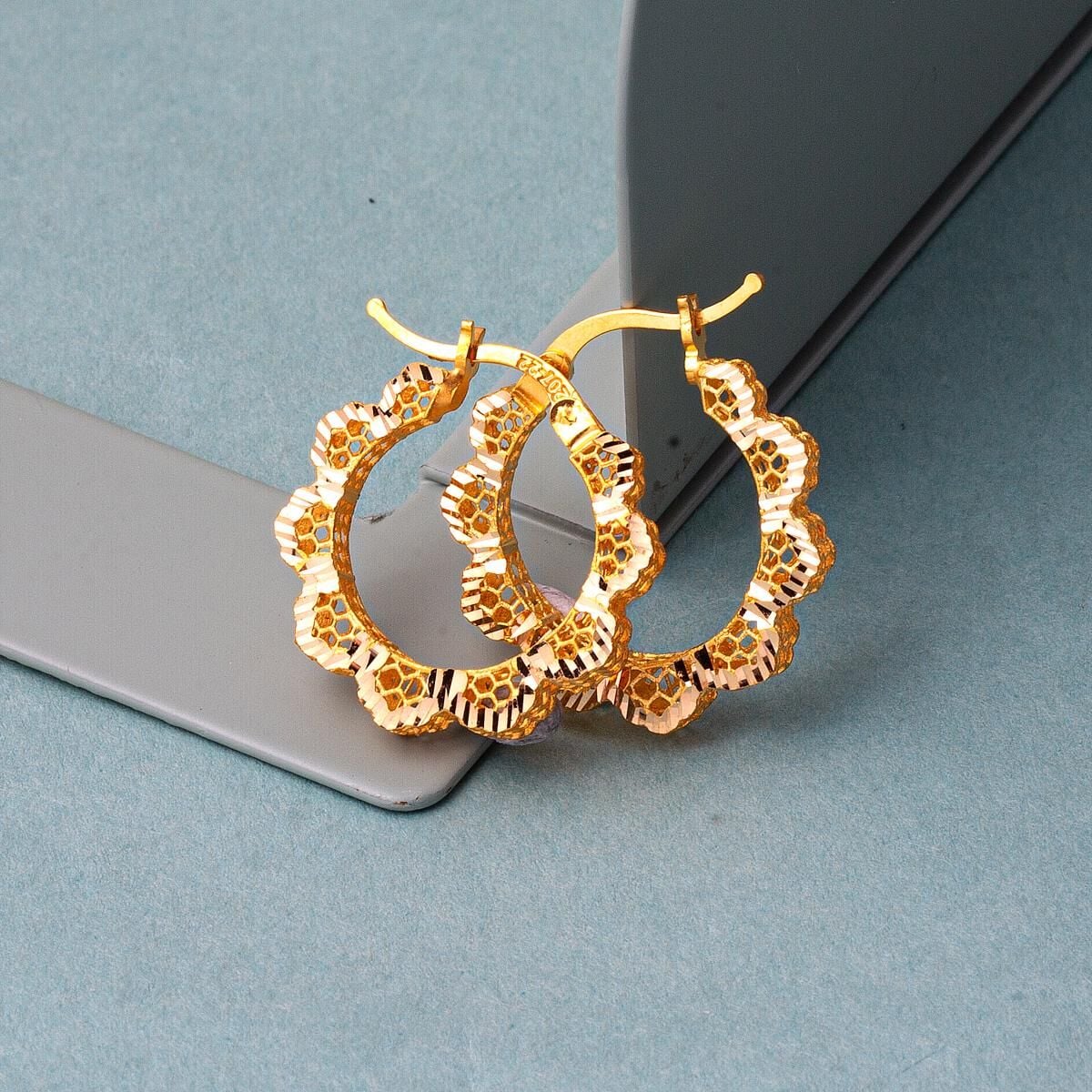 22K Yellow Gold Daisy Hoop Earrings