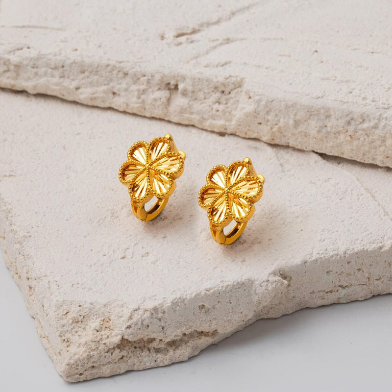 22K Yellow Gold Daisy Clip-On Women's Earrings