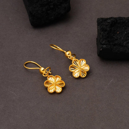 22K Yellow Gold Daisy Dangle Earrings
