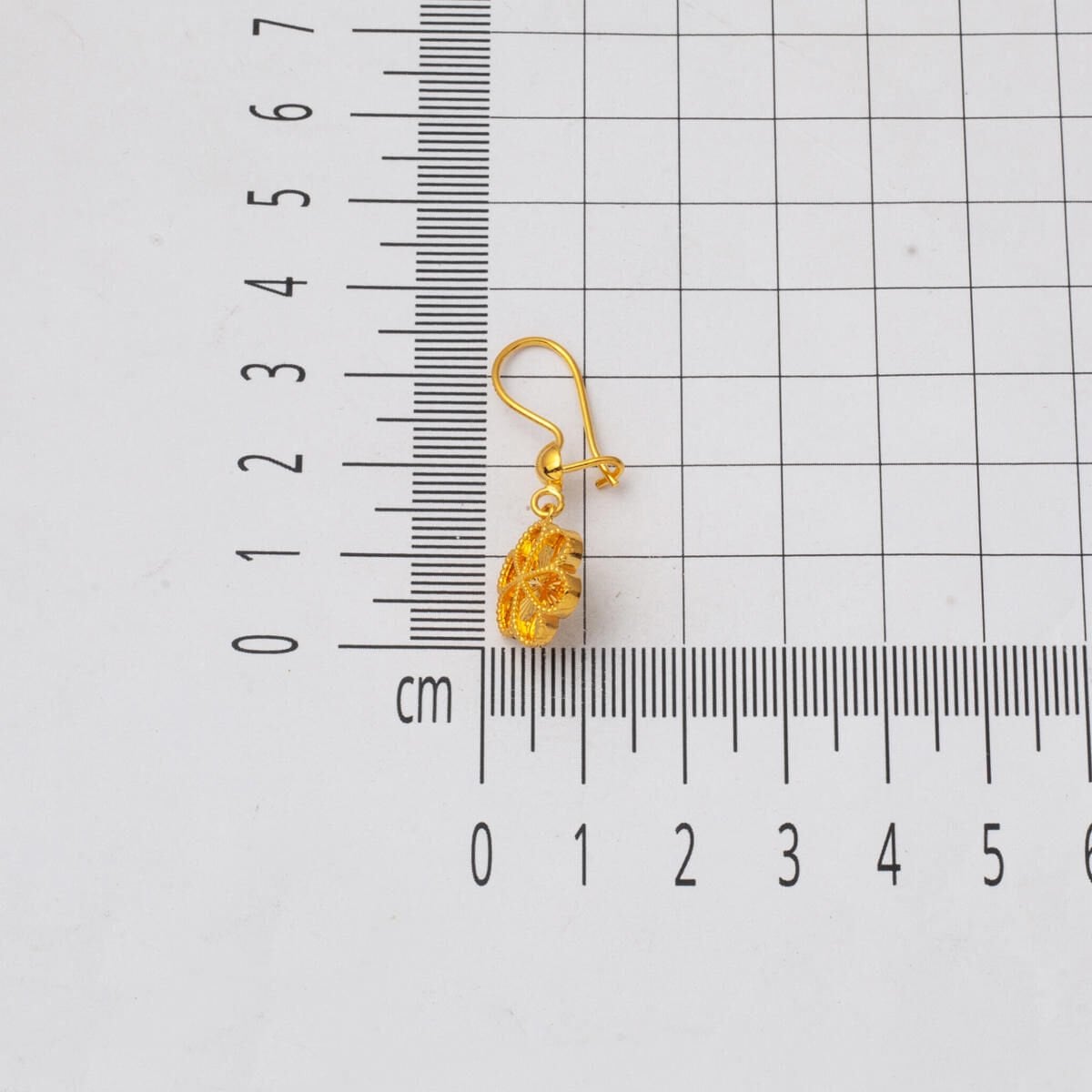 22K Yellow Gold Daisy Dangle Earrings