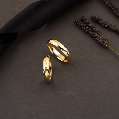 14K Yellow Gold Honeycomb Patterned Wedding Band Ring Set