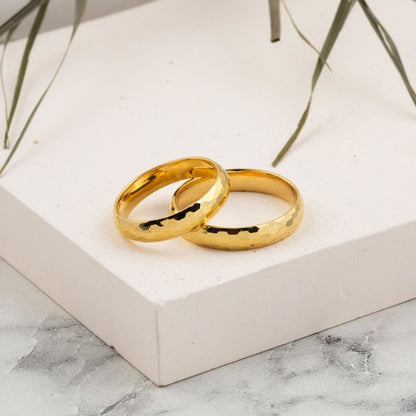 14K Yellow Gold Honeycomb Patterned Wedding Band Ring Set