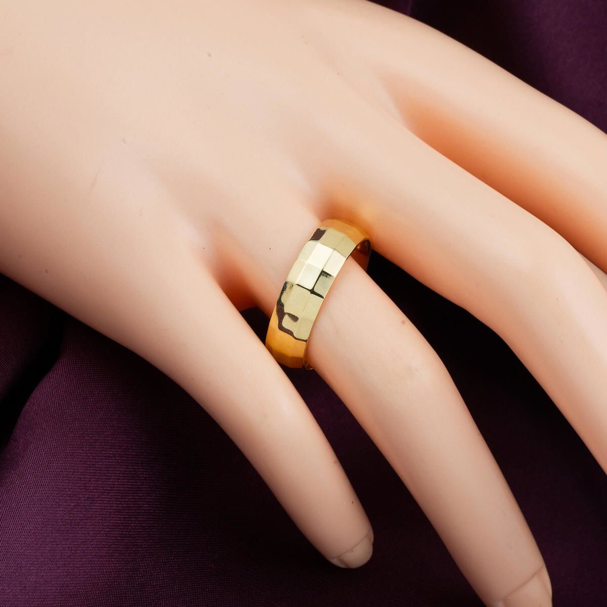 14K Yellow Gold Honeycomb Men's Wedding Band (3.1 g)
