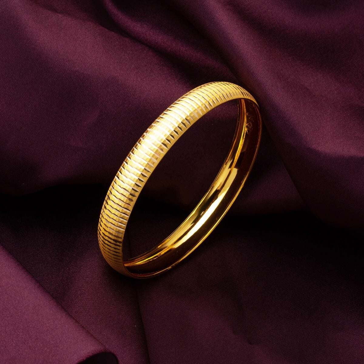 14K Yellow Gold Ray Bangle