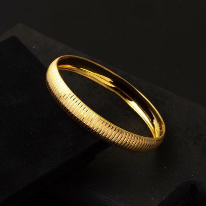 14K Yellow Gold Ray Bangle
