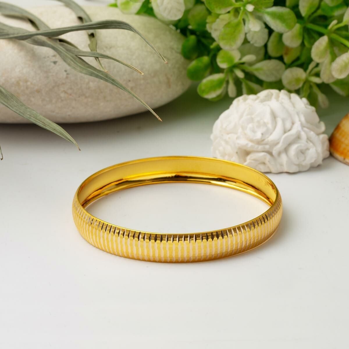 14K Yellow Gold Ray Bangle
