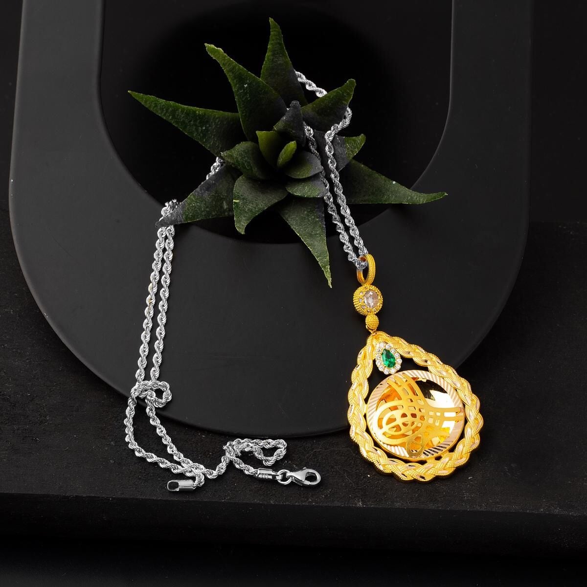 14K Yellow Gold Braided Ottoman Tughra Cubic Zirconia Pendant (5.76 g)