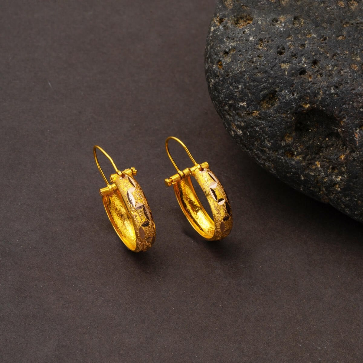 14K Yellow Gold Damascus Hand Engraved Hoop Earrings
