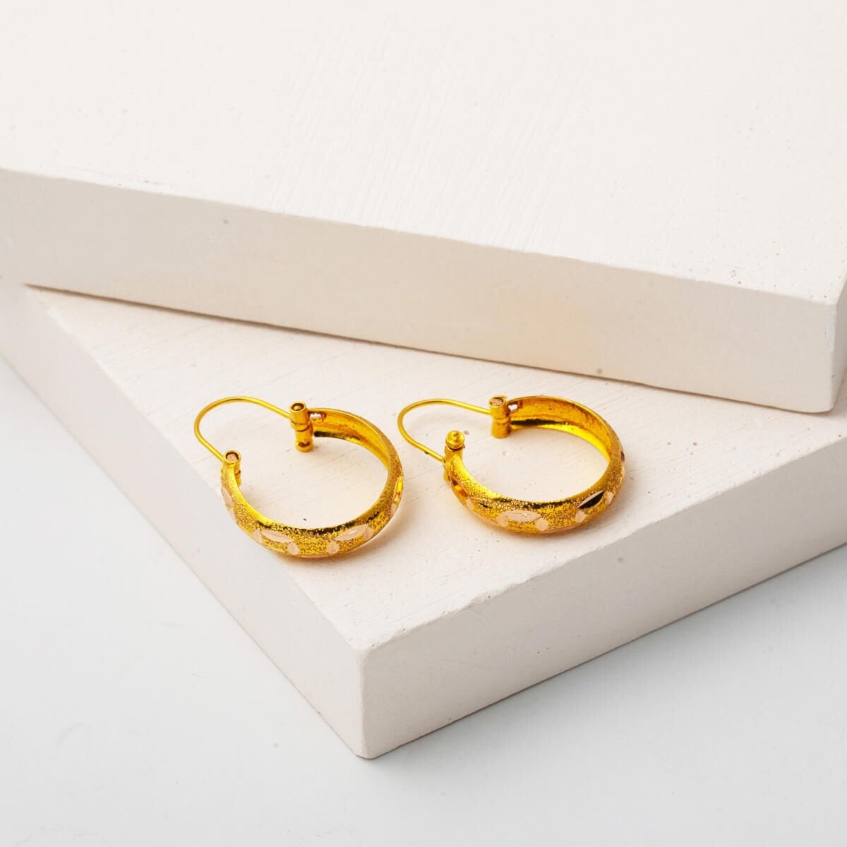 14K Yellow Gold Damascus Hand Engraved Hoop Earrings