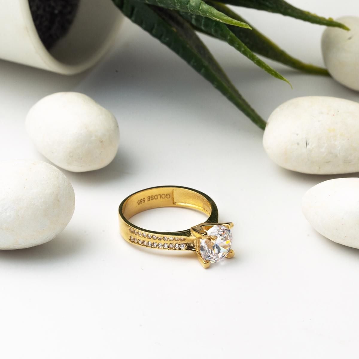 14K Yellow Gold Solitaire Cubic Zirconia Ring (3.48 g)