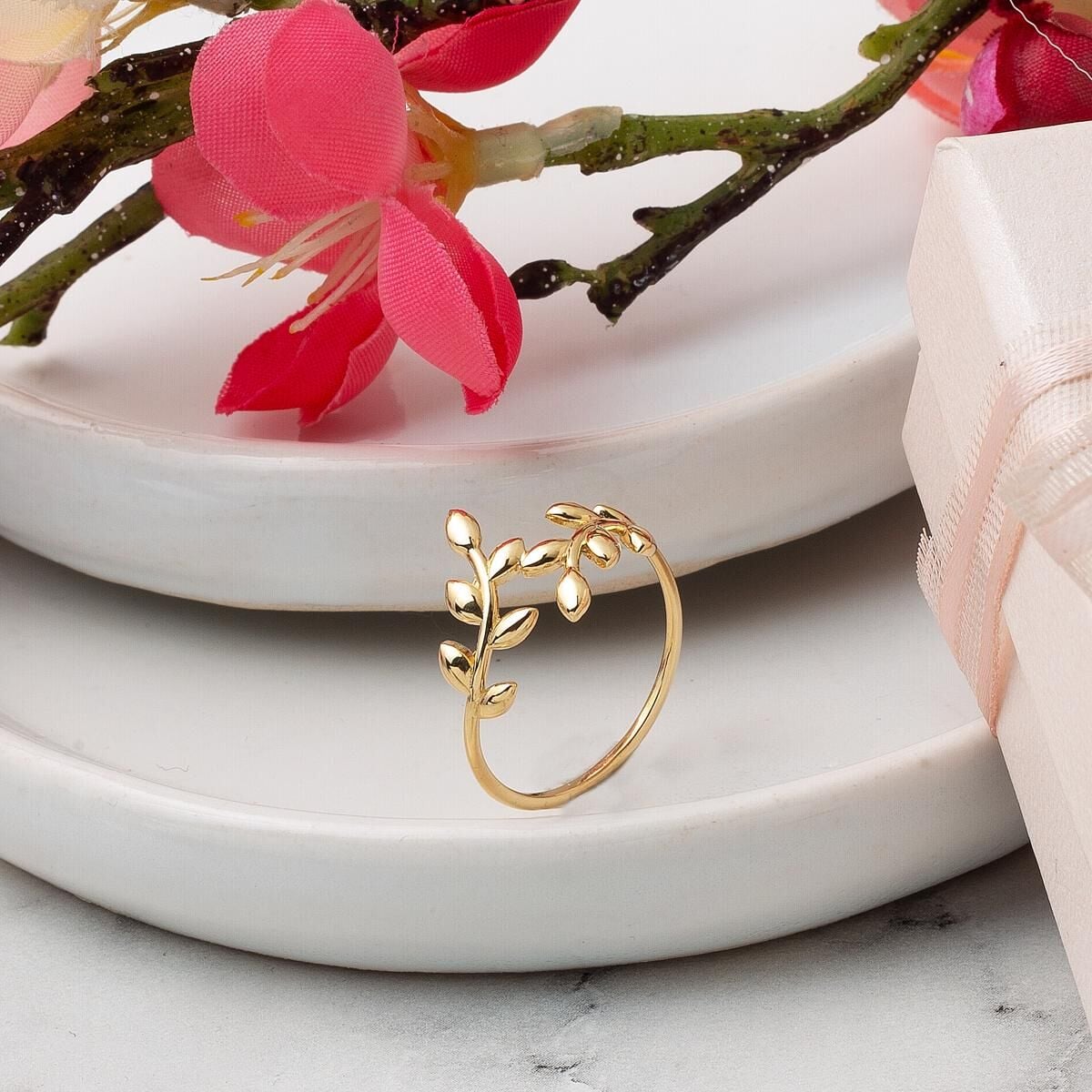 14K Yellow Gold Ivy Pinky Ring