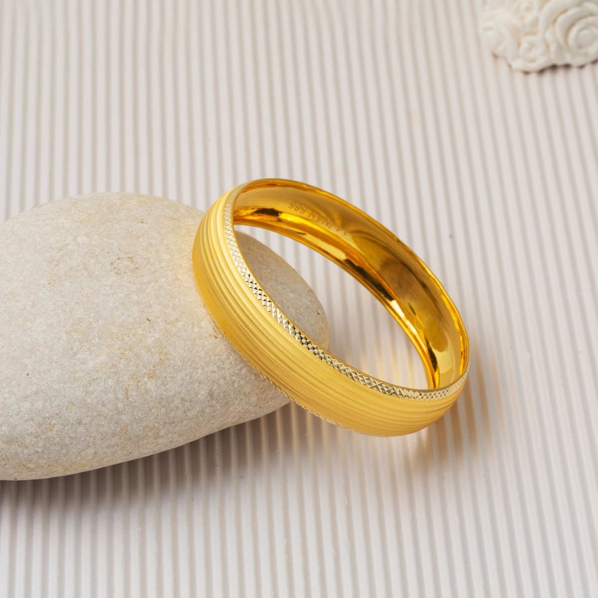 14K Yellow Gold Setina Wide Bangle