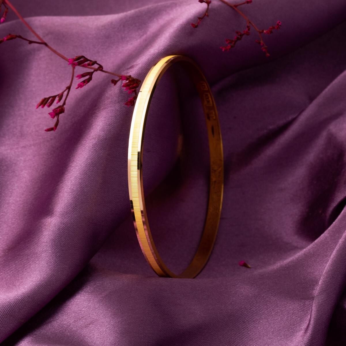 14K Yellow Gold Setina Gift Bangle