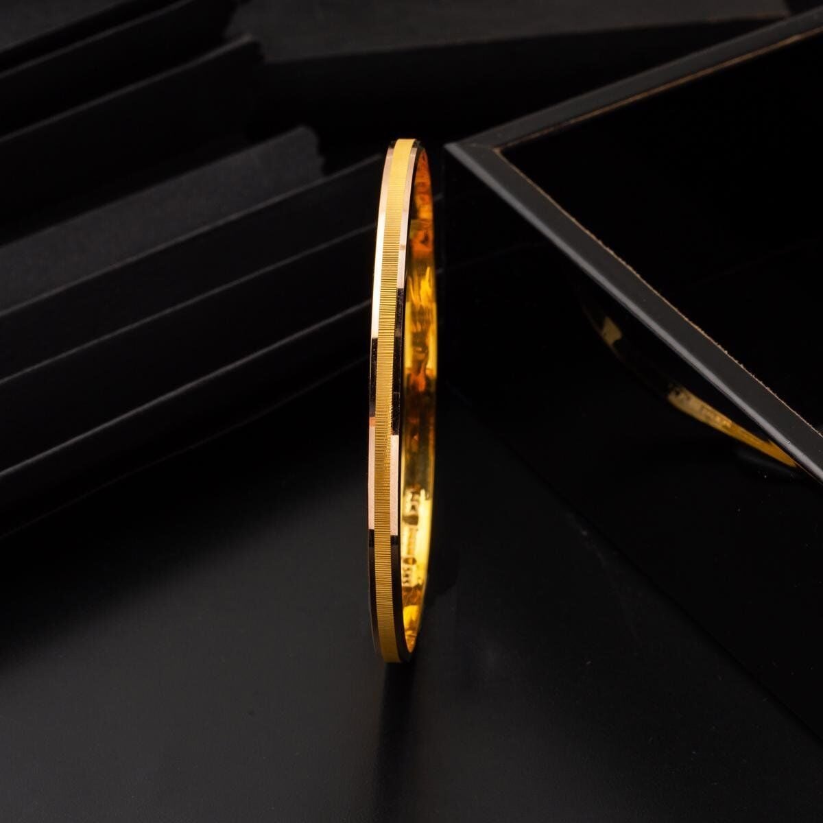 14K Yellow Gold Setina Gift Bangle