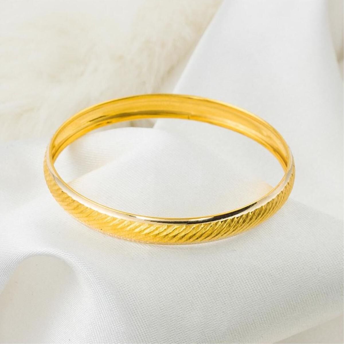 22K Yellow Gold Setina Hinged Children's Bangle