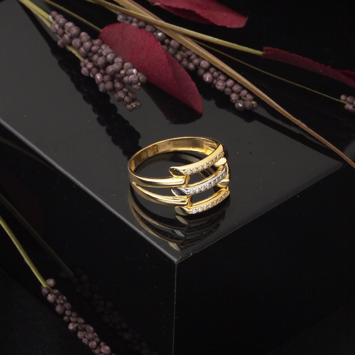 14K Yellow Gold Row Cubic Zirconia Ribbed Ring