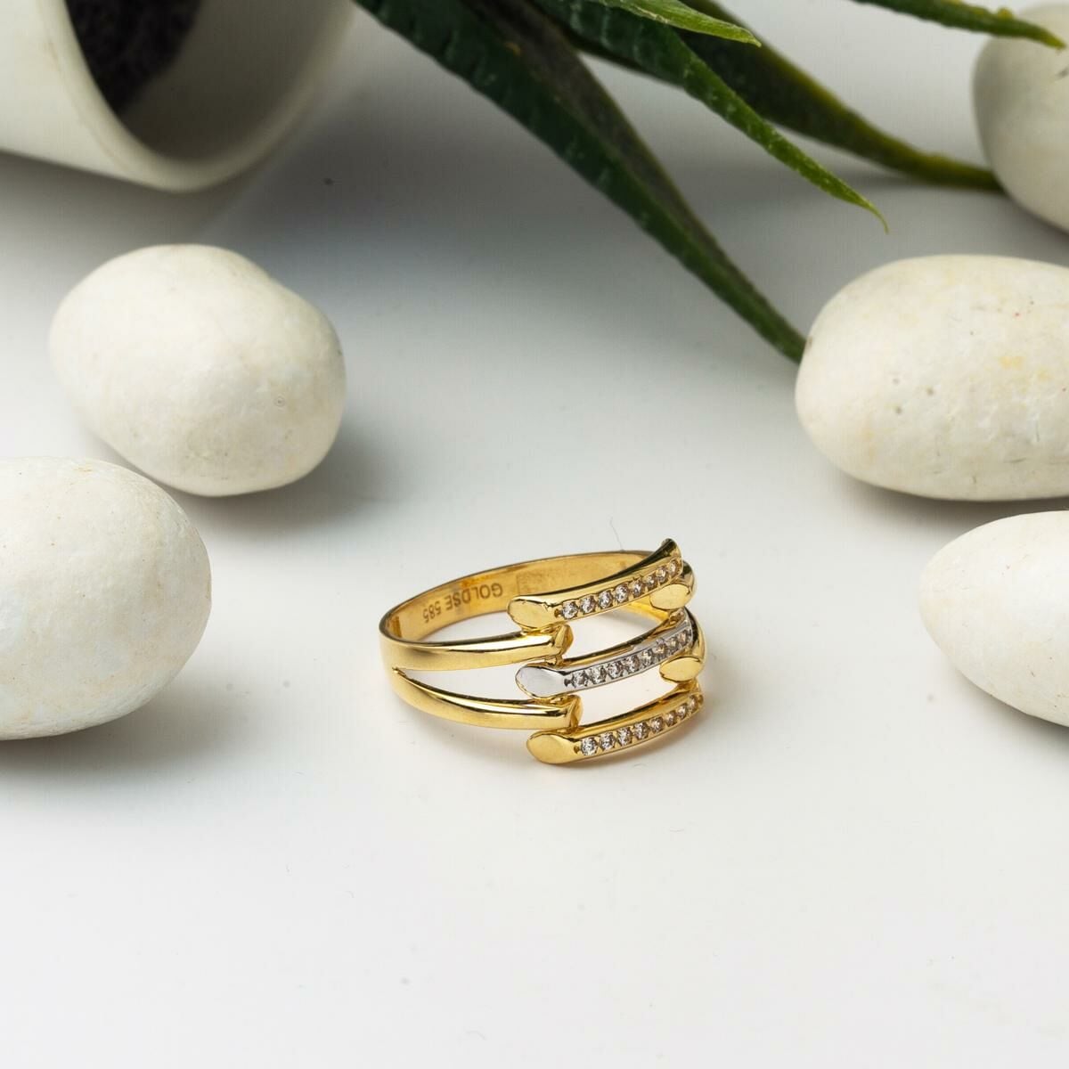 14K Yellow Gold Row Cubic Zirconia Ribbed Ring