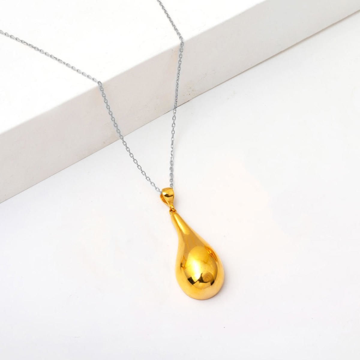 22K Yellow Gold Water Teardrop Pendant