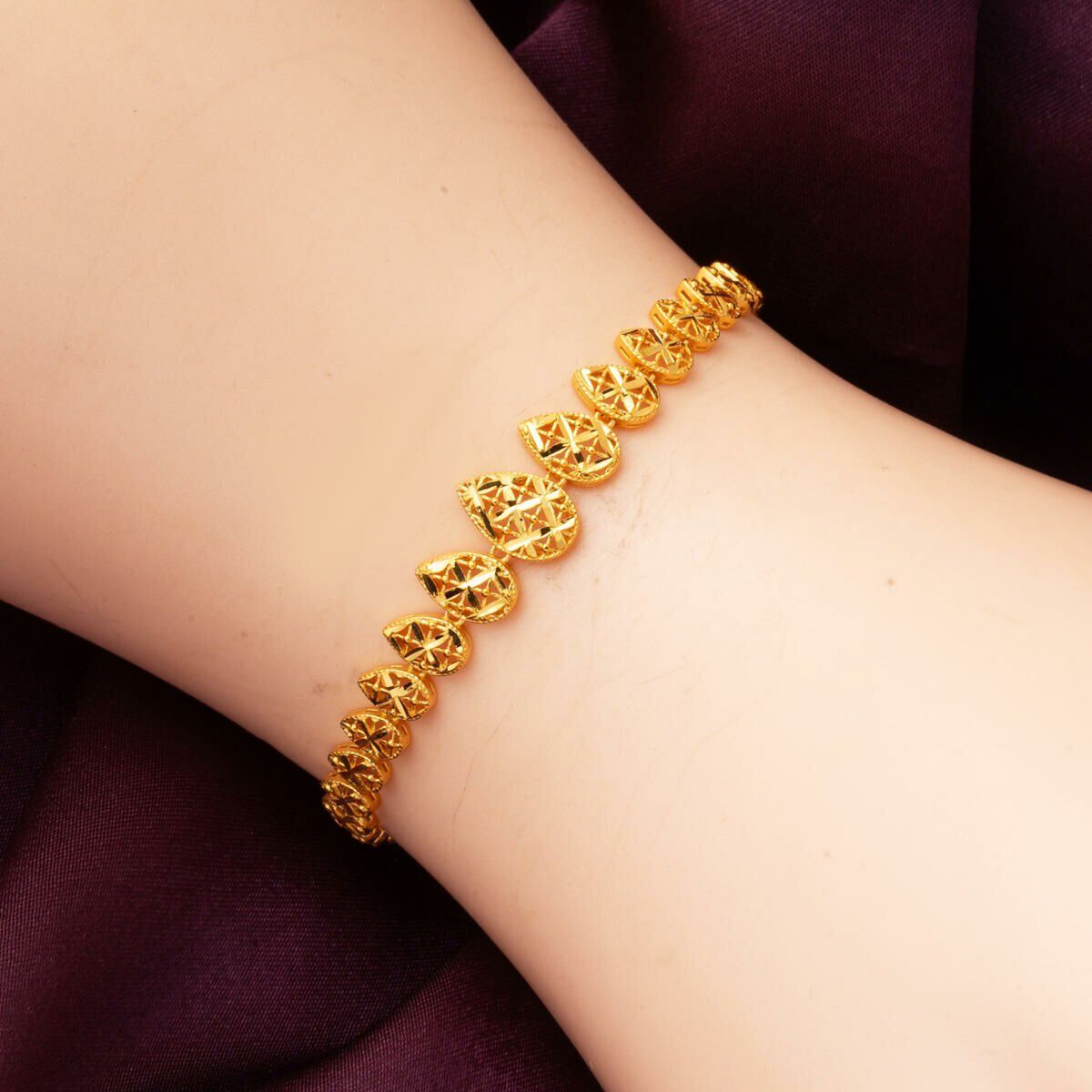 22K Yellow Gold Water Teardrop Bracelet