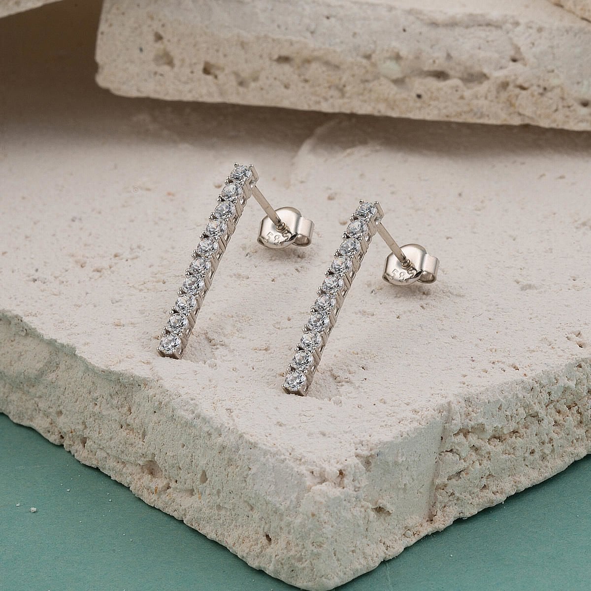 14K White Gold Tennis Minimalist Cubic Zirconia Set (21.35 g)