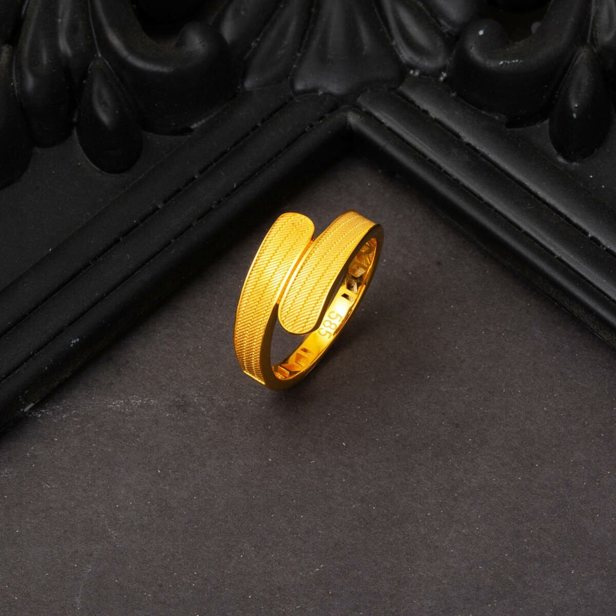 14K Yellow Gold Sumela Mesh Ring | Goldia.com