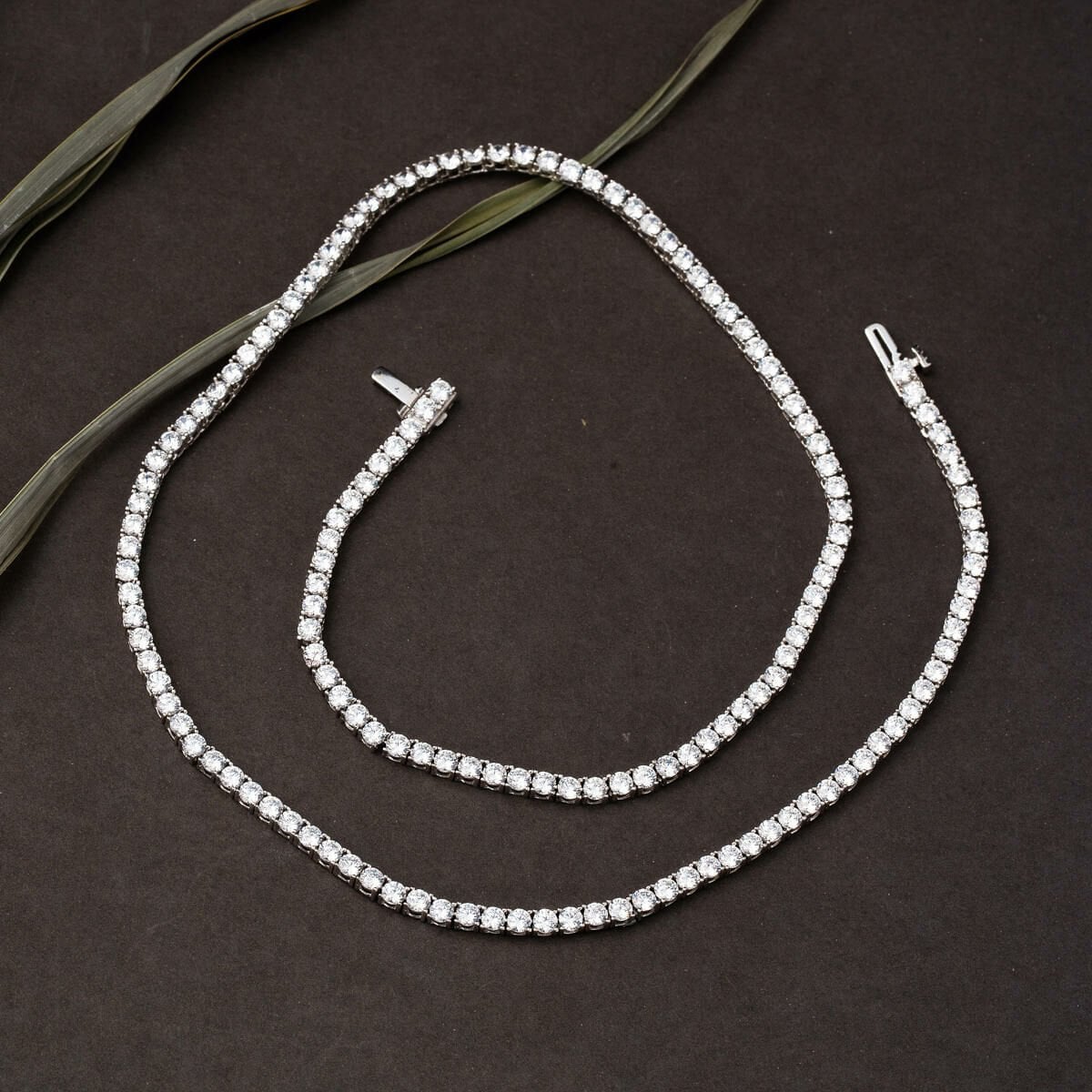 14K White Gold Tennis Cubic Zirconia Collar Necklace (18.81 g)