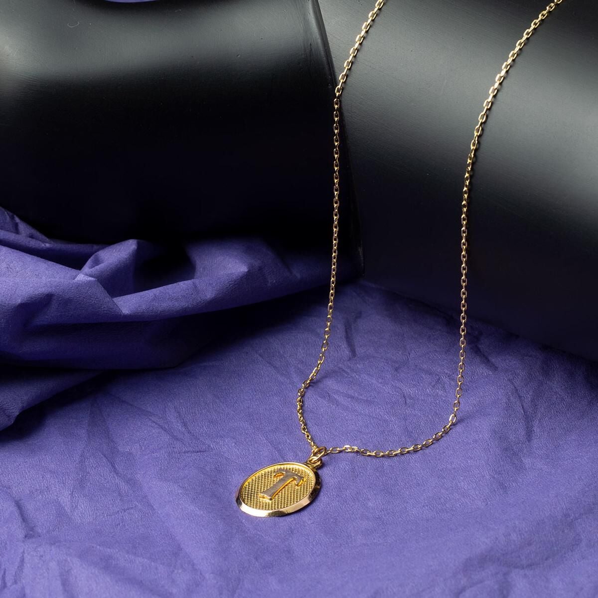 14K Yellow Gold Oval Initial T Necklace