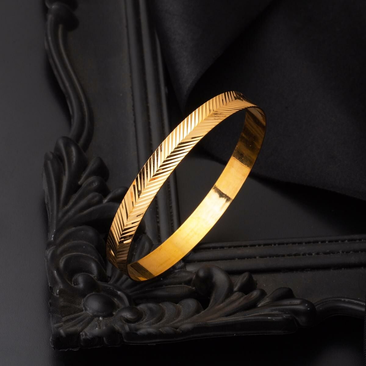 22K Yellow Gold Wire Design Bangle
