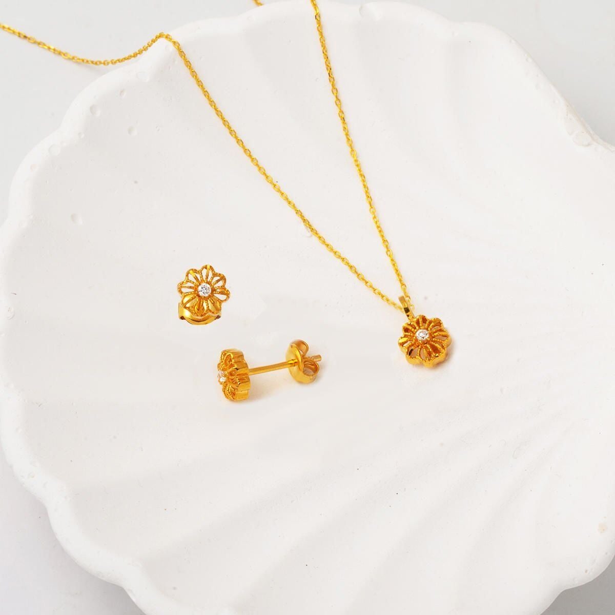 22K Yellow Gold Flower Cubic Zirconia Set