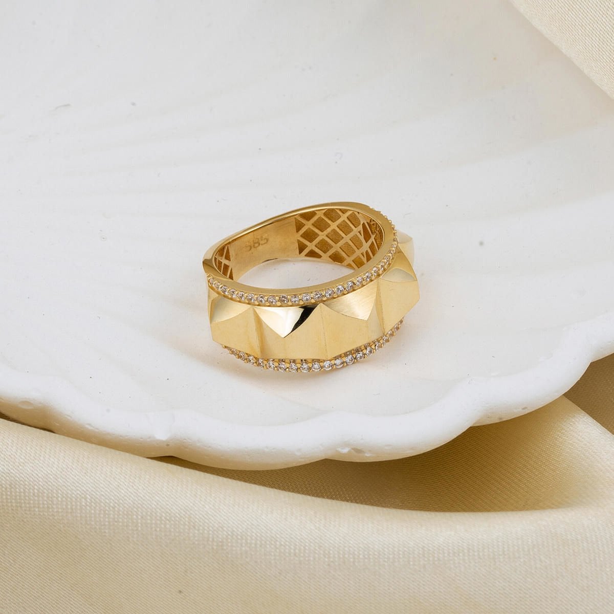 14K Yellow Gold Crystal Cubic Zirconia Ring