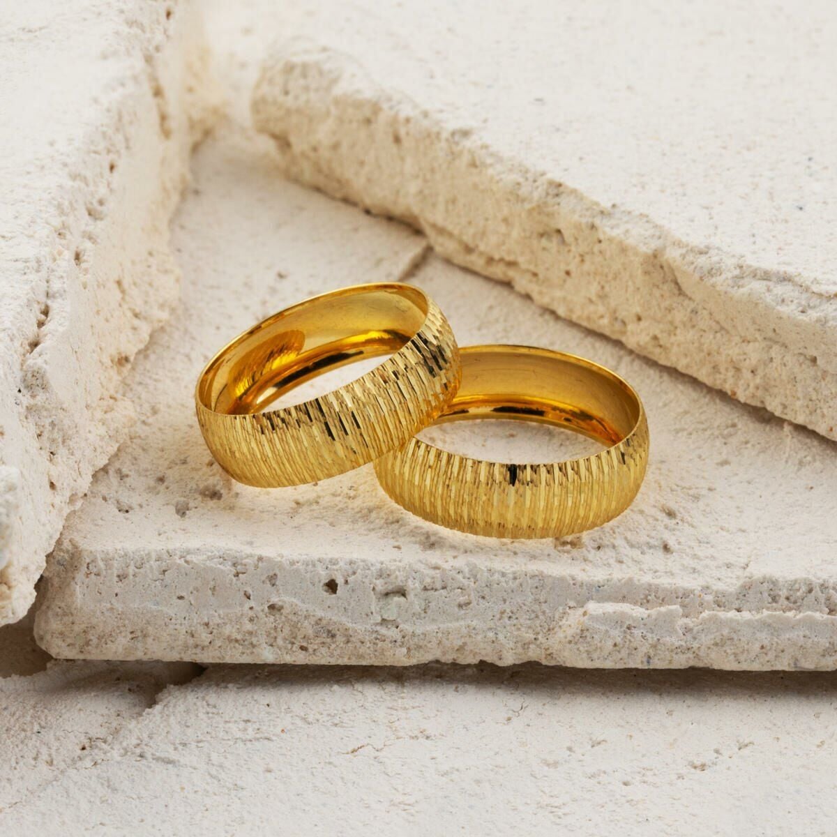 14K Yellow Gold Unisex Wedding Band