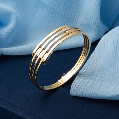 14K Yellow Gold Ribbed Bangle (15 g)