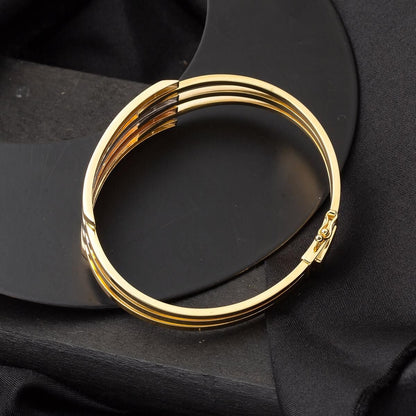 14K Yellow Gold Ribbed Bangle (15 g)