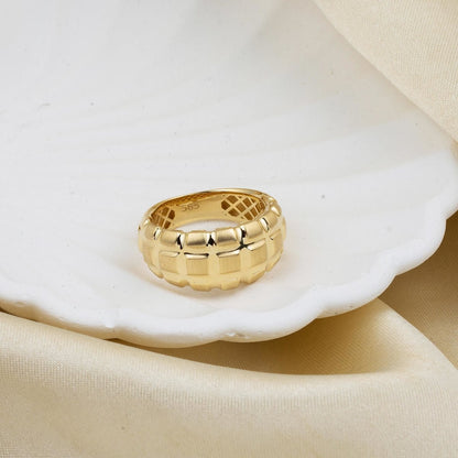 14K Yellow Gold Elegant Handcrafted Pattern Ring