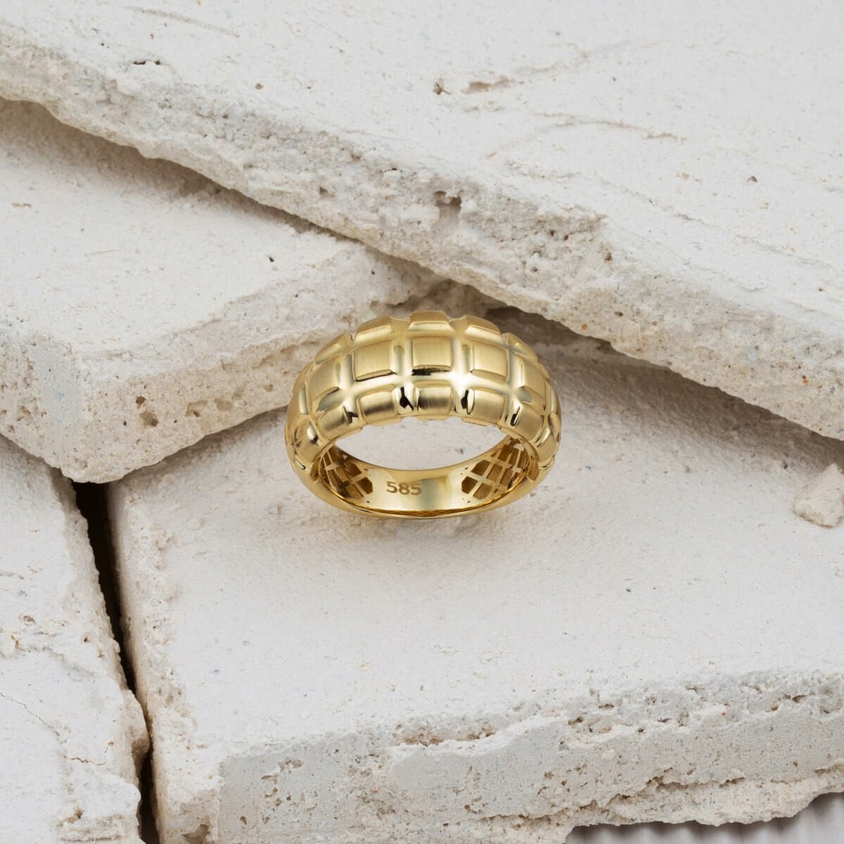 14K Yellow Gold Elegant Handcrafted Pattern Ring