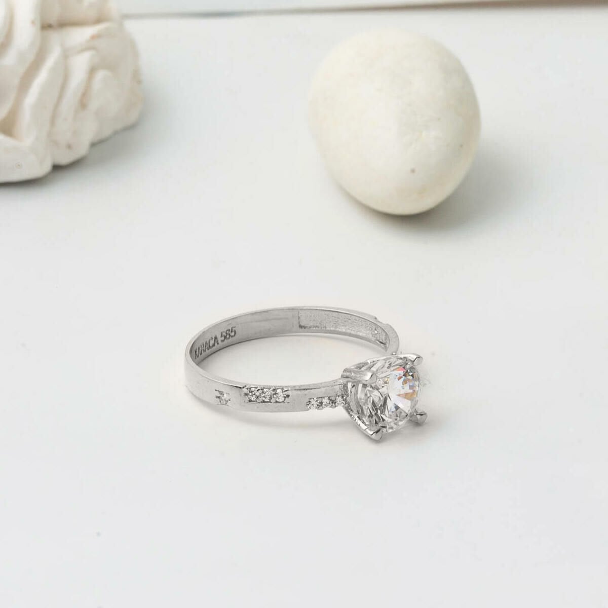 14K White Gold Single Stone Cubic Zirconia Ring (2.15 g)