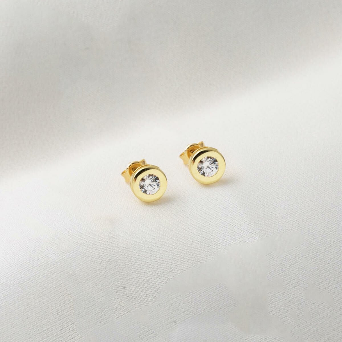 14K Yellow Gold Single Round Clip-On Cubic Zirconia Earrings